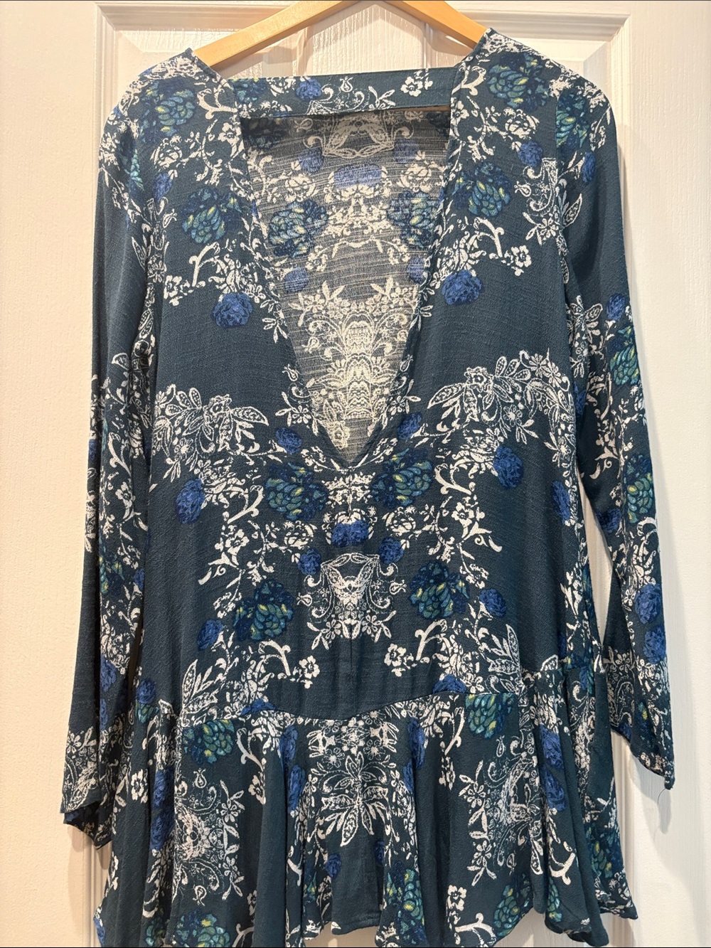 FREE PEOPLE MINI OPEN BACK DRESS- XS - Picture 4 of 5